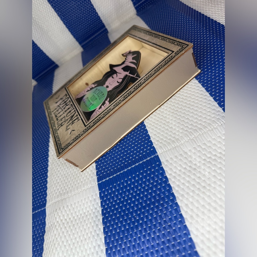 ✨🎉 NEW Fortune Teller Table Decor With Battery Operated/Included - Picture 12 of 14